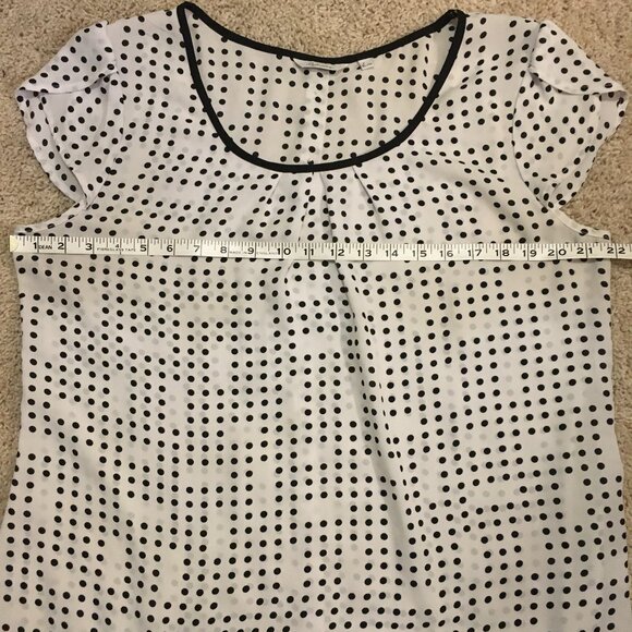 Domino Black White Polka Dot Tulip Cap Sleeve Button Up Shirt - Picture 13 of 15